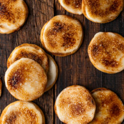 This Crème Brûlée Cookies recipe is everything you love about the classic dish. A crisp sugar coating all wrapped up in a delicious cookie!